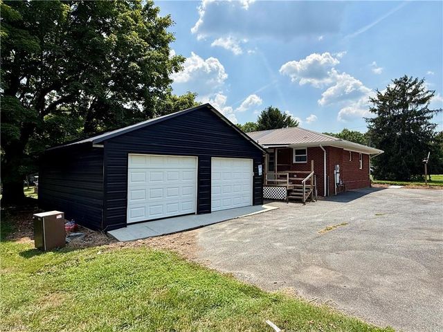 2022 Wicker Lovell Road, Randleman, NC 27317