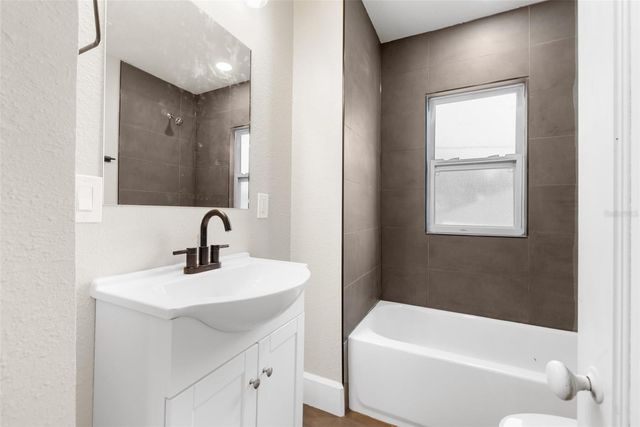 781 31ST AVENUE N, St Petersburg, FL 33704