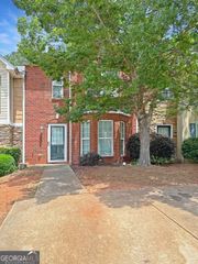 5828 Union Walk Drive, Union City, GA 30291
