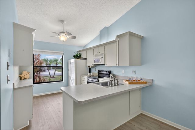 7643 SE Sugar Sand Circle, Hobe Sound, FL 33455