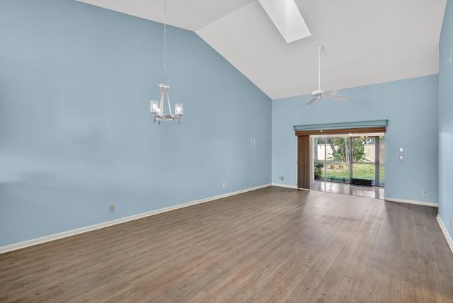 7643 SE Sugar Sand Circle, Hobe Sound, FL 33455