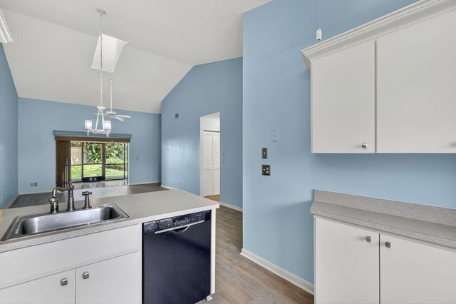 7643 SE Sugar Sand Circle, Hobe Sound, FL 33455