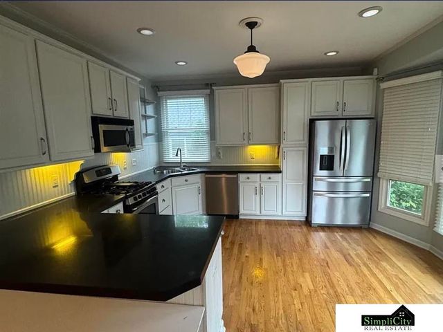 14760 Stone Avenue, Omaha, NE 68116