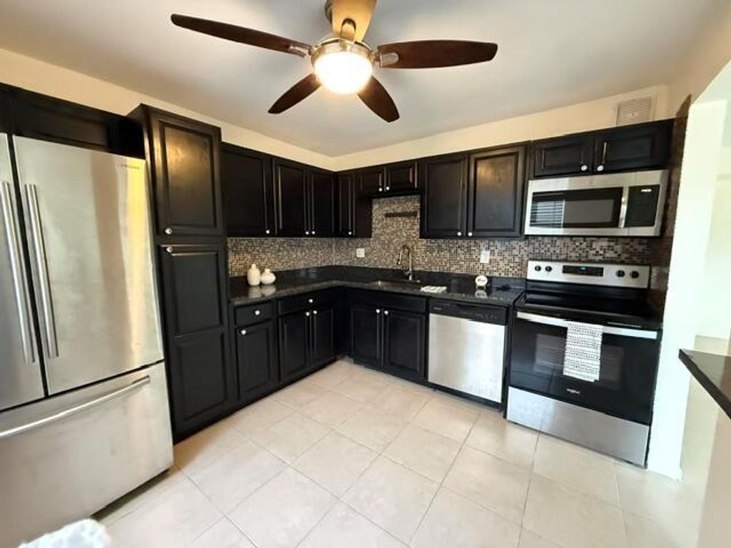 122 Piedmont C, Delray Beach, FL 33484