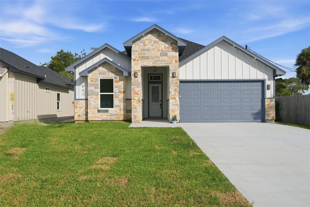 1041 S MCCAMPBELL, Aransas Pass, TX 78336 — exterior