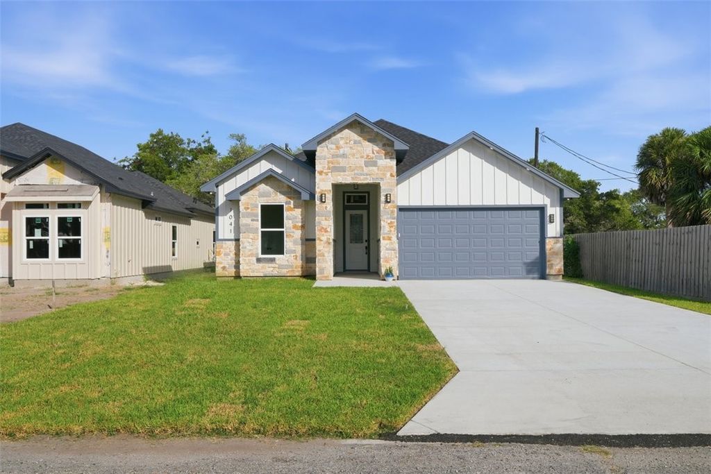 1041 S MCCAMPBELL, Aransas Pass, TX 78336 — photo 2