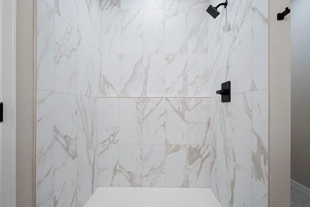 2878 HOWARD, Howard, WI 54313