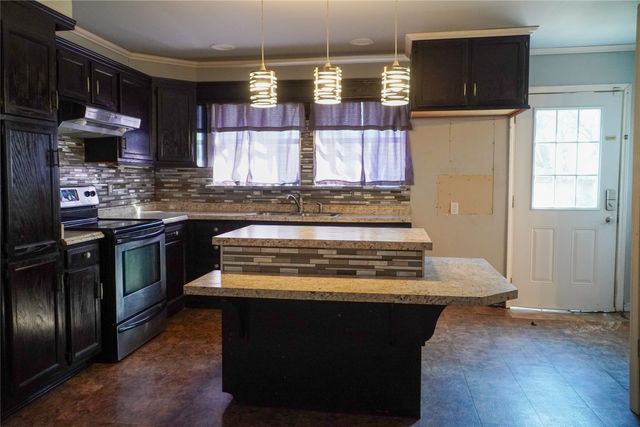 305 N Eastern Street, Keene, TX 76059