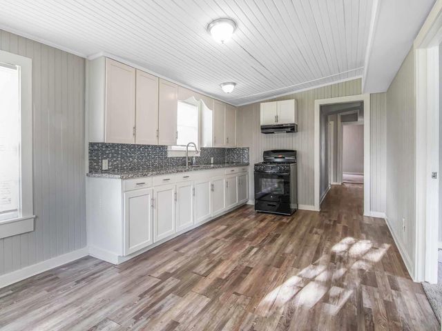 152 Walnut Drive, Richwood, TX 77531