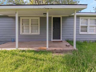 152 Walnut Drive, Richwood, TX 77531