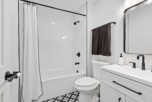 263 W 550 N, Valparaiso, IN 46385