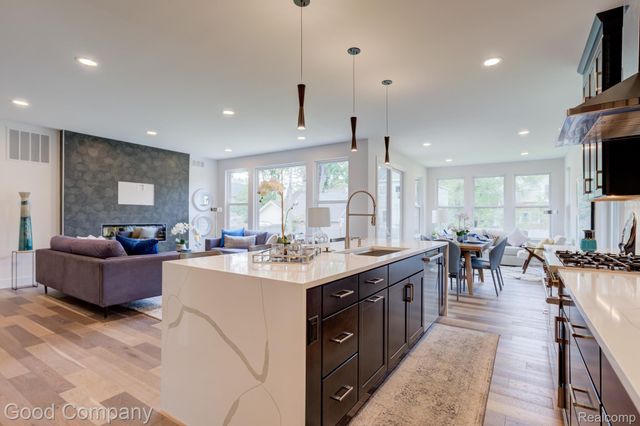 812 Irving Avenue, Royal Oak, MI 48067