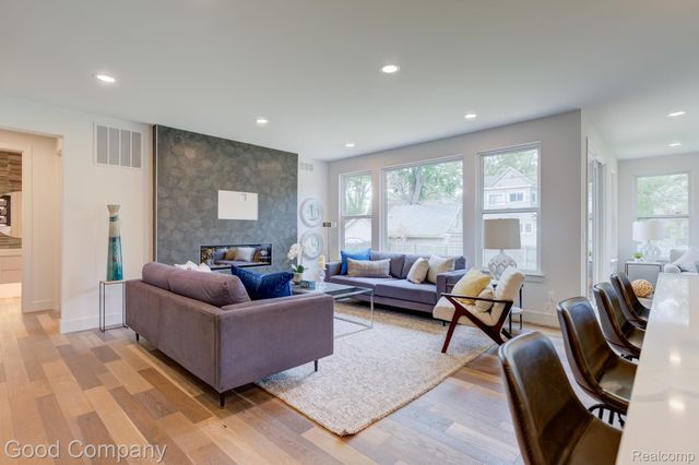 812 Irving Avenue, Royal Oak, MI 48067