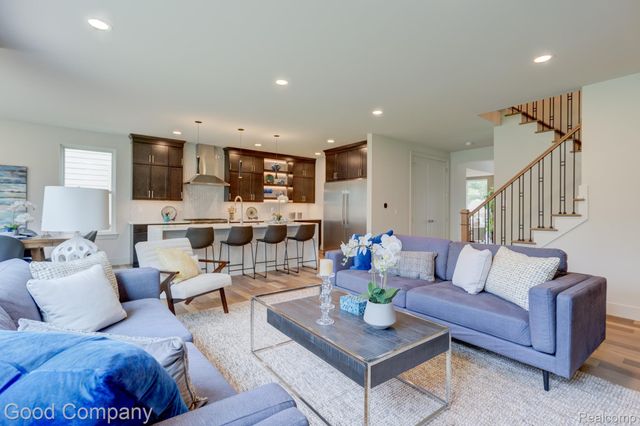 812 Irving Avenue, Royal Oak, MI 48067