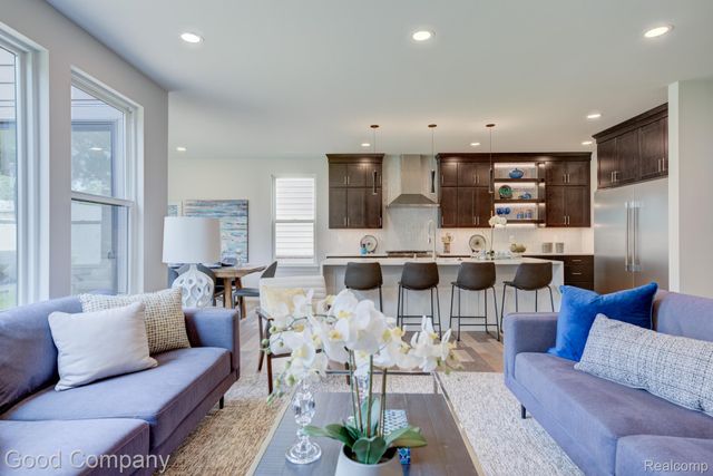 812 Irving Avenue, Royal Oak, MI 48067
