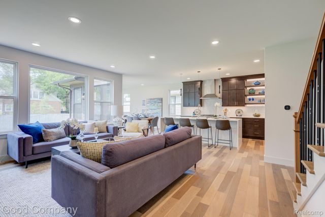 812 Irving Avenue, Royal Oak, MI 48067