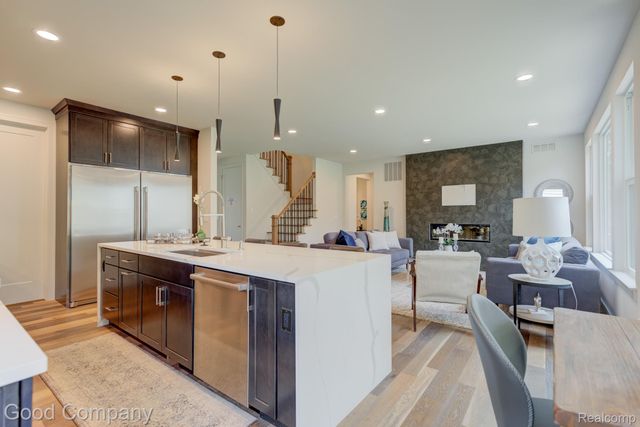 812 Irving Avenue, Royal Oak, MI 48067