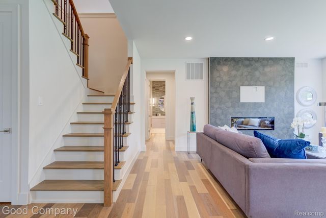 812 Irving Avenue, Royal Oak, MI 48067
