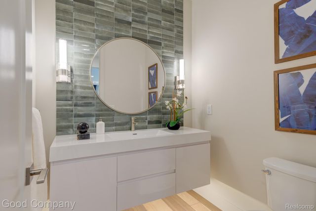 812 Irving Avenue, Royal Oak, MI 48067