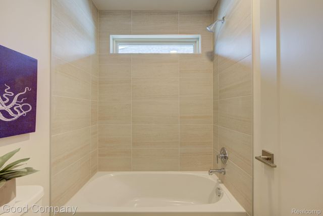 812 Irving Avenue, Royal Oak, MI 48067