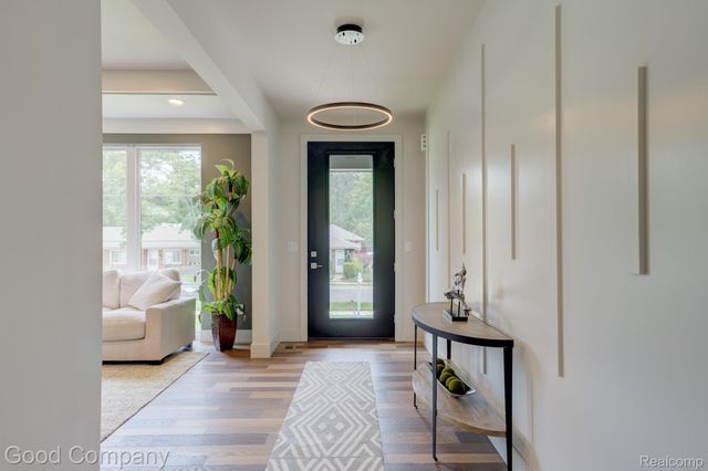 812 Irving Avenue, Royal Oak, MI 48067