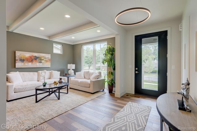 812 Irving Avenue, Royal Oak, MI 48067