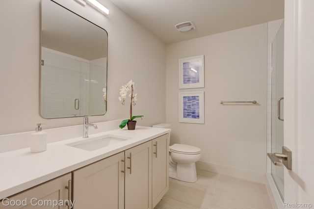 812 Irving Avenue, Royal Oak, MI 48067