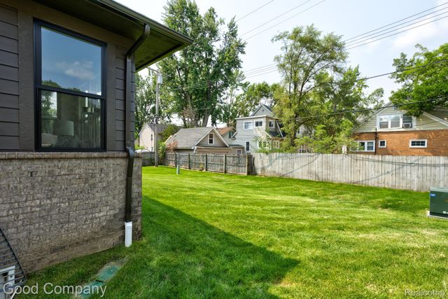 812 Irving Avenue, Royal Oak, MI 48067
