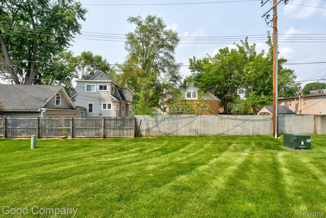 812 Irving Avenue, Royal Oak, MI 48067