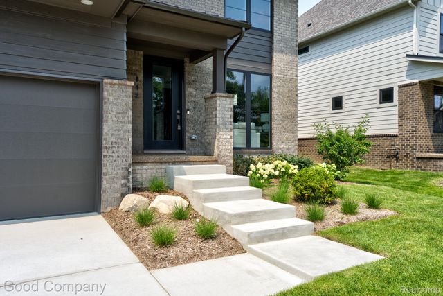 812 Irving Avenue, Royal Oak, MI 48067