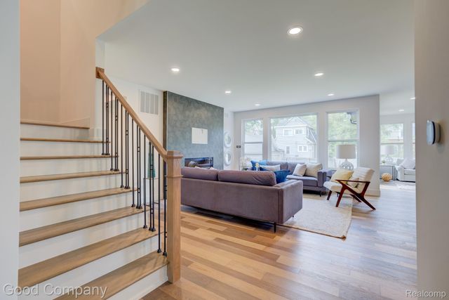 812 Irving Avenue, Royal Oak, MI 48067