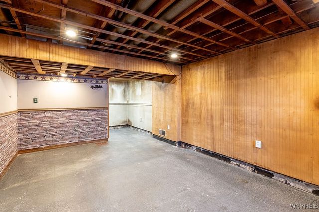 61 Danielle Drive, Cheektowaga, NY 14227