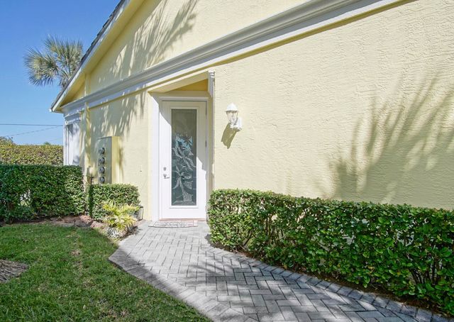 506 Mariner Bay Boulevard, Fort Pierce, FL 34949