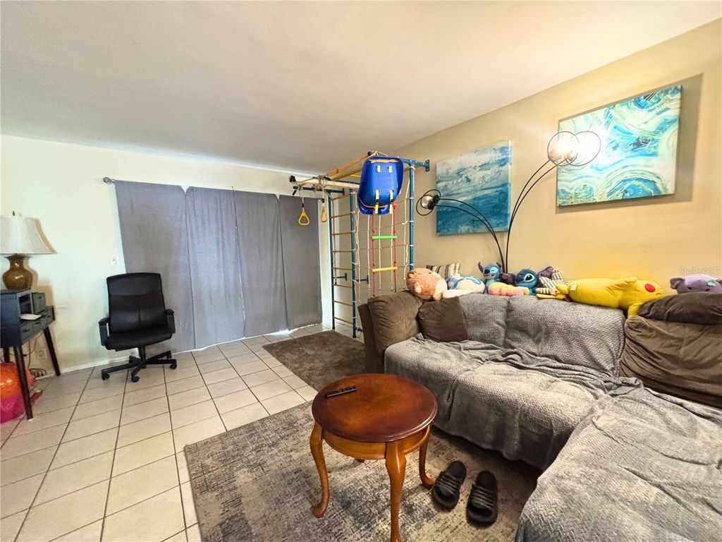 Image 7 of property listing at 1433 S BELCHER ROAD B2, Clearwater, FL 33764