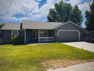 64 S Parkcrest St, Nampa, ID 83687