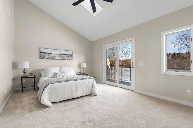 51 River Front Dr Apt 3, Manchester, NH 03102