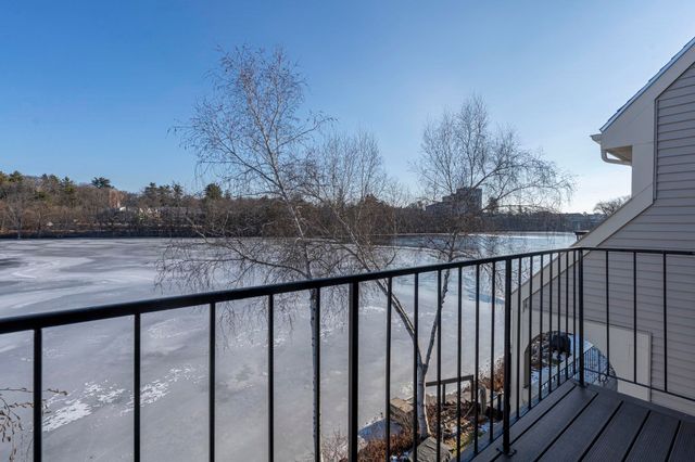 51 River Front Dr Apt 3, Manchester, NH 03102