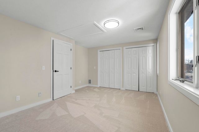 51 River Front Dr Apt 3, Manchester, NH 03102