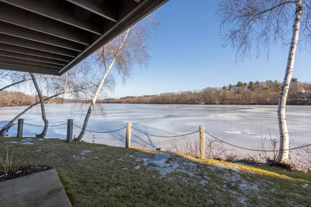 51 River Front Dr Apt 3, Manchester, NH 03102