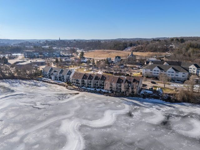 51 River Front Dr Apt 3, Manchester, NH 03102