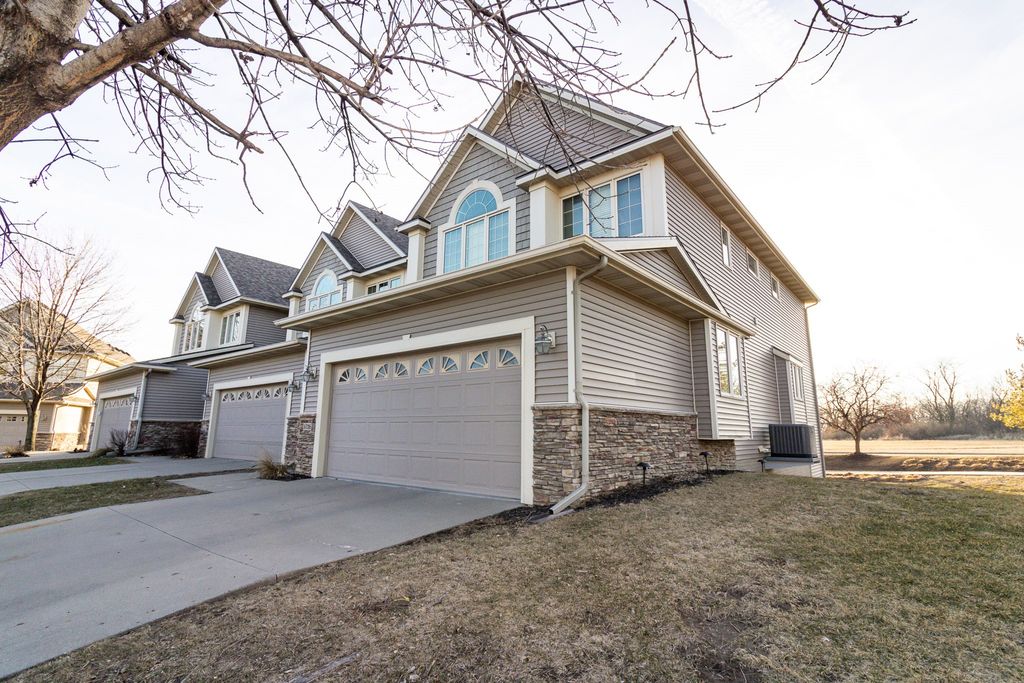 14116 Ridgemont Drive, Urbandale, IA 50323
