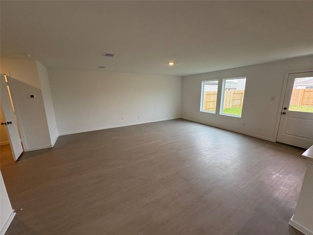 9006 Cape Birdland Drive, Baytown, TX 77521