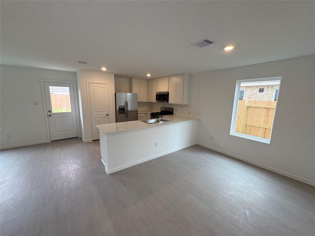 9006 Cape Birdland Drive, Baytown, TX 77521