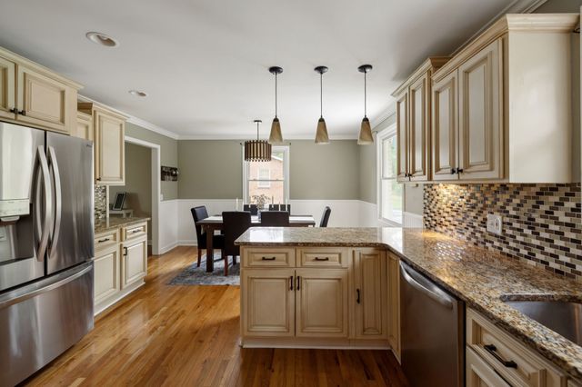 608 Harpeth Pkwy, E, Nashville, TN 37221