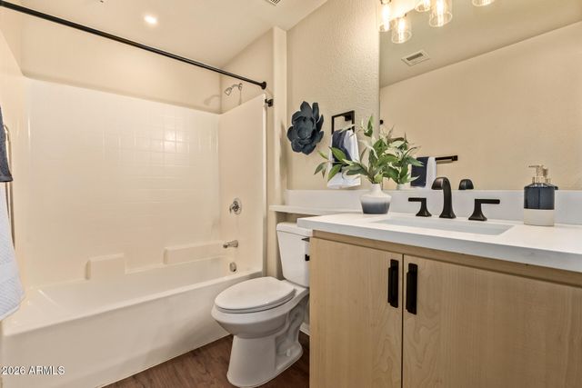 18416 N CAVE CREEK Road 1013, Phoenix, AZ 85032