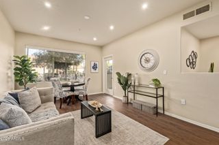 18416 N CAVE CREEK Road 1013, Phoenix, AZ 85032