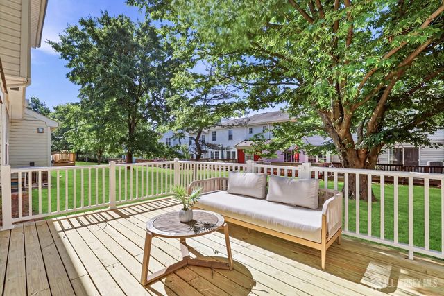 273 Edgeware Court, Franklin Twsp, NJ 08873