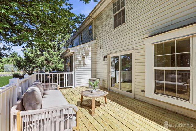 273 Edgeware Court, Franklin Twsp, NJ 08873