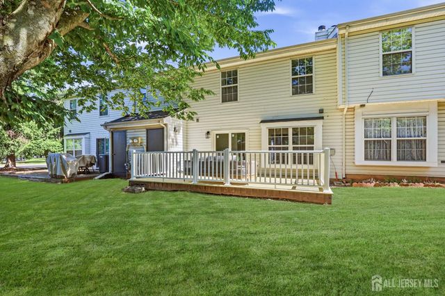 273 Edgeware Court, Franklin Twsp, NJ 08873