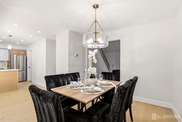 273 Edgeware Court, Franklin Twsp, NJ 08873
